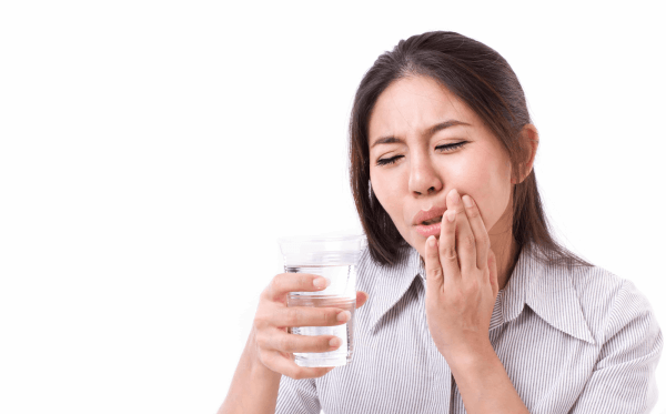 răng nhay cảm gây đau nhức