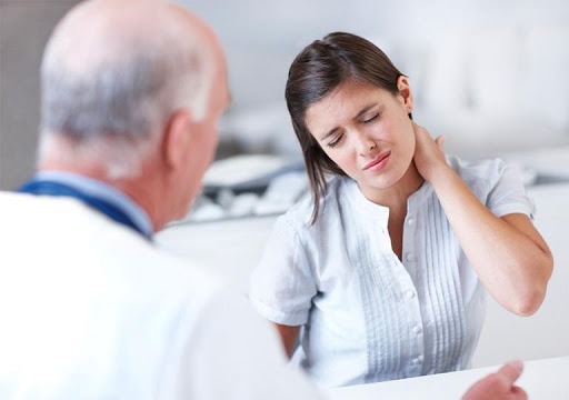 Ngủ dậy bị đau nhức cổ là tình trạng bệnh phổ biến hiện nay