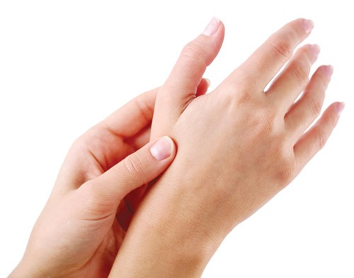 Bệnh zona, viêm mô tế bào,.. cũng là nguyên nhân gây hiện tượng đau nhức đầu ngón tay.